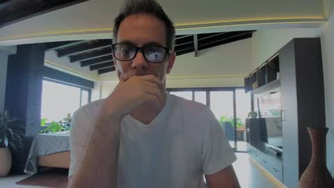 Andrew online show from February 18, 7:52 pm