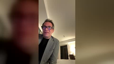 Andrew online show from May 19, 4:52 am