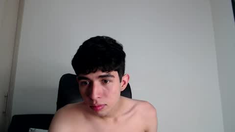 Snapshot of andy19_hot chatting on January 20, 12:04 am andy19_hot online show from January 20, 12:04 am