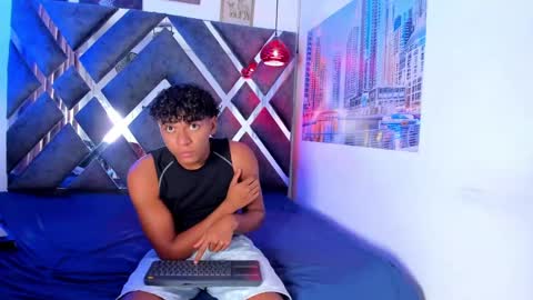 andy_jones7 online show from September 28, 3:37 am
