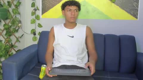 andy_jones7 online show from October 16, 7:46 pm