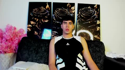 andy_wood1 online show from April 7, 1:02 pm