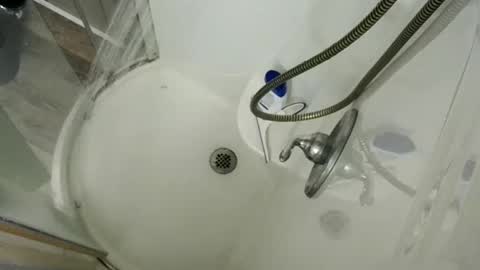 Snapshot of andybadass chatting on December 10, 11:22 am andybadass online show from December 10, 11:22 am