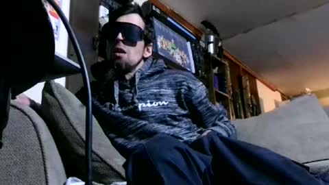 Snapshot of andybadass chatting on December 25, 7:46 am andybadass online show from December 25, 7:46 am