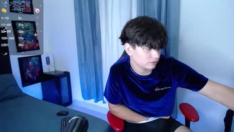 Snapshot of andyboy_19 chatting on December 17, 12:12 am andy online show from December 17, 12:12 am