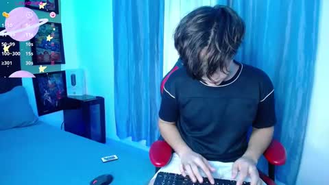 Snapshot of andyboy_19 chatting on February 21, 12:05 am andy online show from February 21, 12:05 am