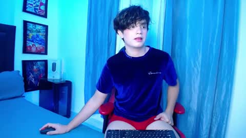 Snapshot of andyboy_19 chatting on February 8, 11:24 pm andy online show from February 8, 11:24 pm