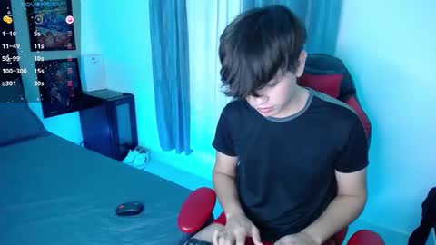 Snapshot of andyboy_19 chatting on January 13, 1:02 am andy online show from January 13, 1:02 am