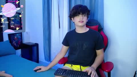 Snapshot of andyboy_19 chatting on February 27, 10:09 pm andy online show from February 27, 10:09 pm