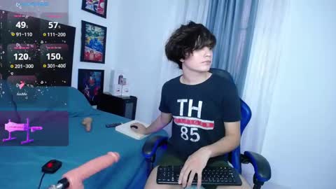 Snapshot of andyboy_19 chatting on October 12, 10:22 pm andy online show from October 12, 10:22 pm