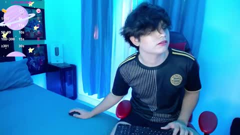 Snapshot of andyboy_19 chatting on March 12, 10:17 pm andy online show from March 12, 10:17 pm