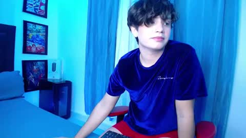 Snapshot of andyboy_19 chatting on February 9, 2:28 am andy online show from February 9, 2:28 am