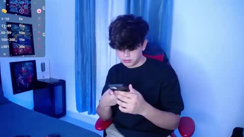 Snapshot of andyboy_19 chatting on December 25, 12:48 am andy online show from December 25, 12:48 am