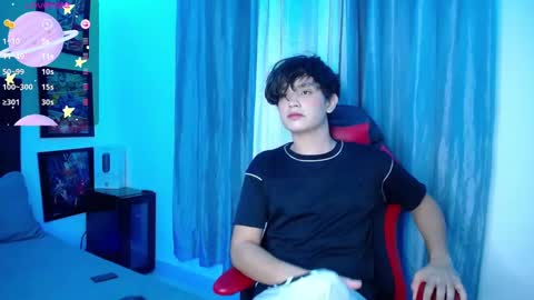 Snapshot of andyboy_19 chatting on February 21, 3:12 am andy online show from February 21, 3:12 am