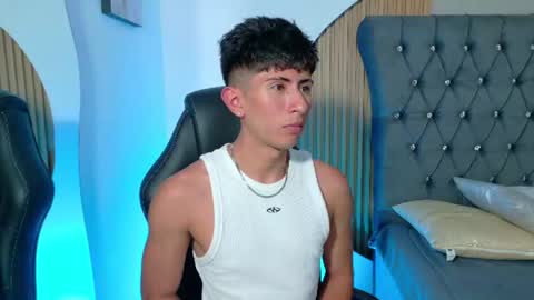 andyjustgame  online show from July 28, 8:52 pm