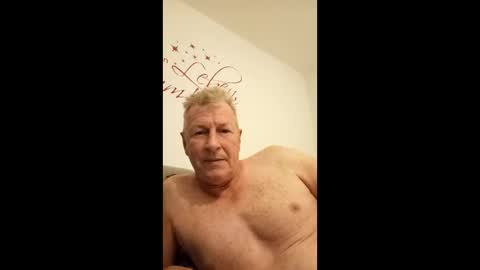 andyk1704 online show from December 17, 5:36 am