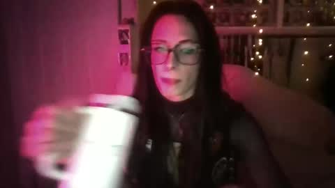 Tegan online show from October 21, 6:18 am