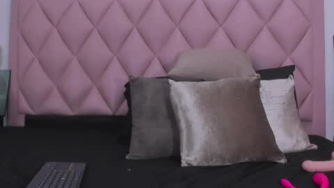 Angel  online show from December 12, 7:52 am