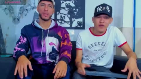 angel_villareal_ online show from April 25, 12:18 pm