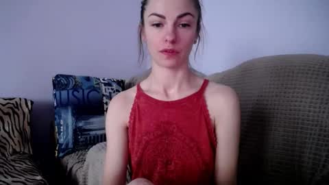 Snapshot of angel_zoe77 chatting on October 6, 8:10 am Zoe online show from October 6, 8:10 am