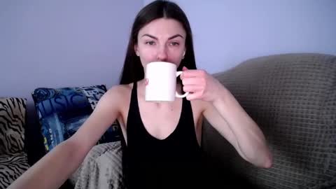 Snapshot of angel_zoe77 chatting on March 1, 11:50 am Zoe online show from March 1, 11:50 am