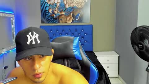 Angel And Cris online show from October 20, 12:21 pm