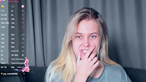 Darsi Anty online show from November 24, 3:11 pm