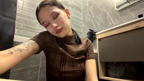 AngelaXSmile online show from March 17, 1:43 am