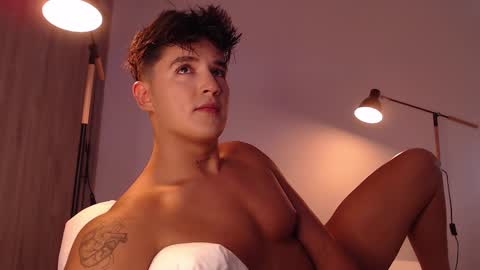 Angel online show from March 6, 10:15 pm