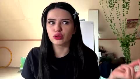 angelesgropper online show from April 21, 9:38 am