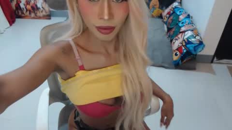 DIVINE ANGEL online show from December 19, 9:16 am