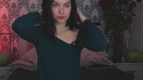 Angelika Rouge online show from December 19, 7:48 am