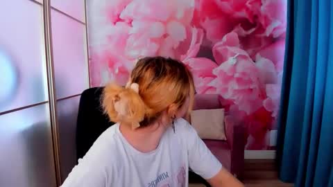 AngelinaLow online show from February 24, 12:41 pm