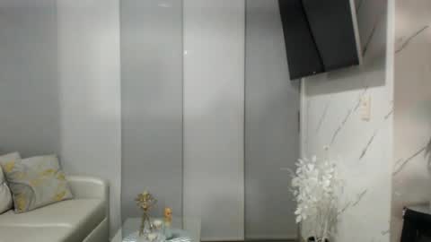 angelinna_12 online show from July 26, 10:24 am