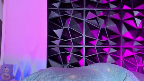 Snapshot of angelique_murphy chatting on February 28, 7:05 am Angelique Murphy online show from February 28, 7:05 am