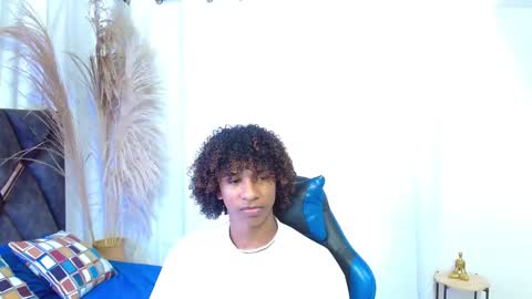 Angel online show from November 27, 9:00 pm