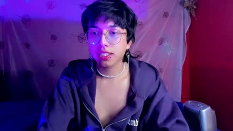 Snapshot of angellonfire chatting on February 8, 10:07 am Angel  online show from February 8, 10:07 am