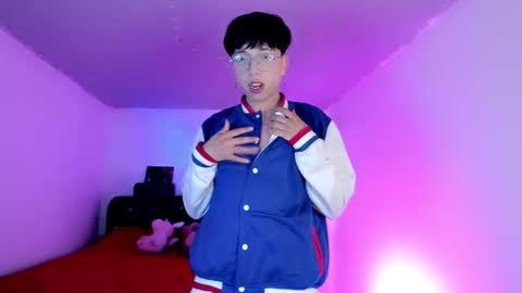 Snapshot of angellonfire chatting on October 28, 11:50 pm Angel  online show from October 28, 11:50 pm