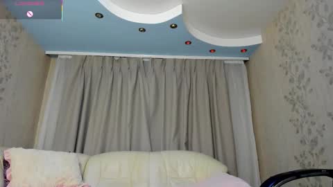 Angelli online show from December 1, 2:15 pm