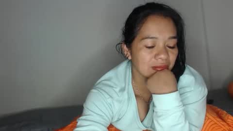 rebeca online show from June 3, 8:03 pm