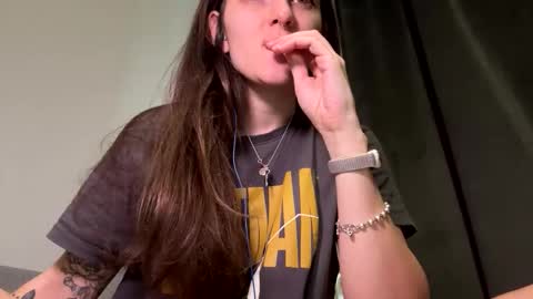 Alice online show from March 1, 1:59 pm