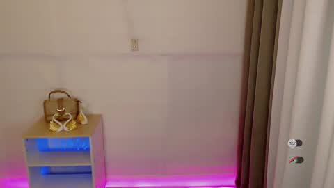 anita online show from February 2, 8:30 pm