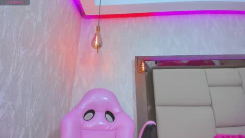 Anna online show from March 6, 3:45 pm