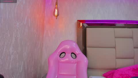 Anna online show from March 5, 12:55 pm