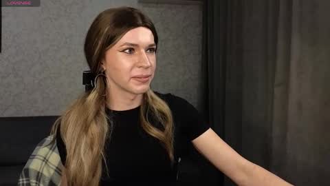 Anna online show from April 6, 5:25 pm