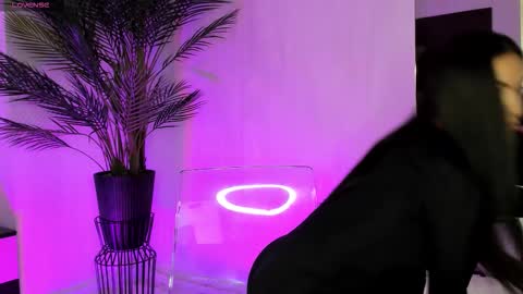 anna_nobel online show from December 1, 3:15 am