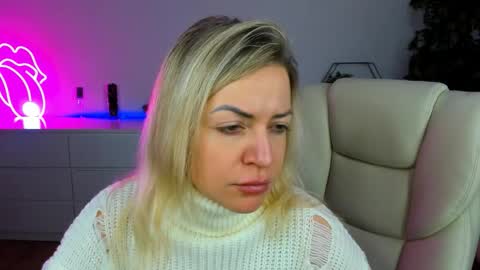 Snapshot of anna_snow9 chatting on October 22, 6:05 am anna_snow9 online show from October 22, 6:05 am