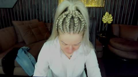 anna_snow9 online show from April 19, 6:10 pm