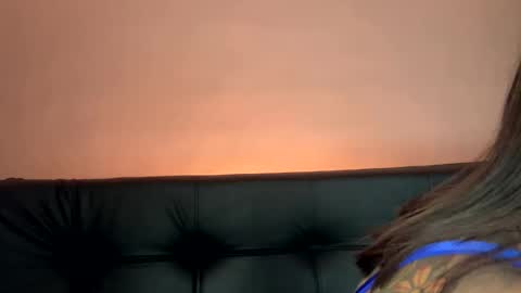 Snapshot of annaa__ chatting on February 18, 2:16 am annaa__ online show from February 18, 2:16 am