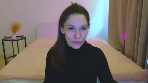 annaabels online show from December 23, 7:03 am